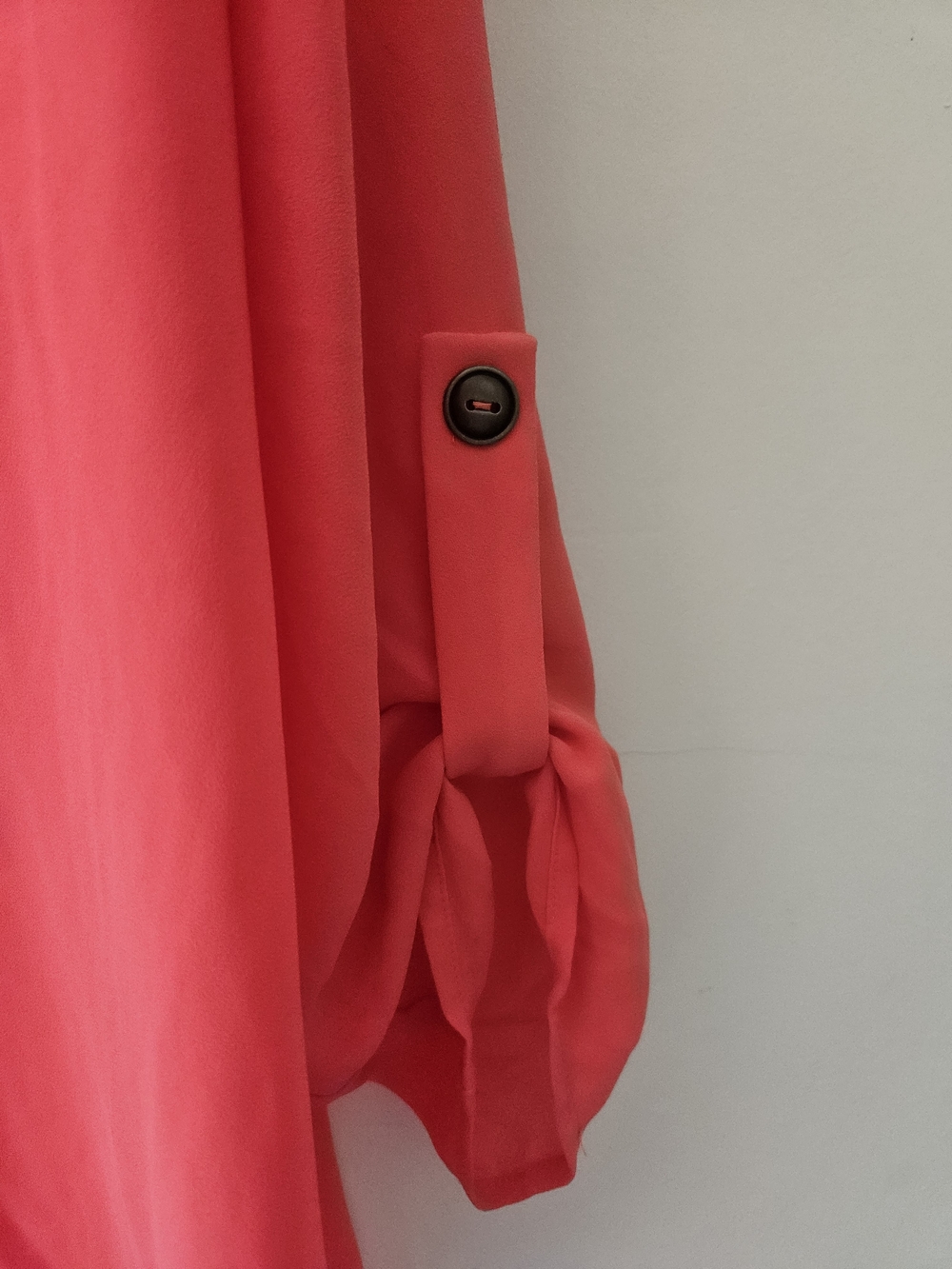 Lush Coral Split-Neck Roll-Sleeve Blouse Size Medium - Picture 4 of 7